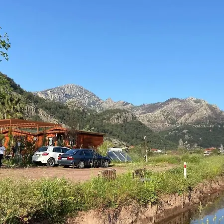 فندق مبيت وإفطار Nehir Bungalow مرمريس